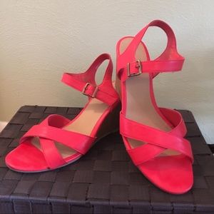 Dress Barn Coral wedges
